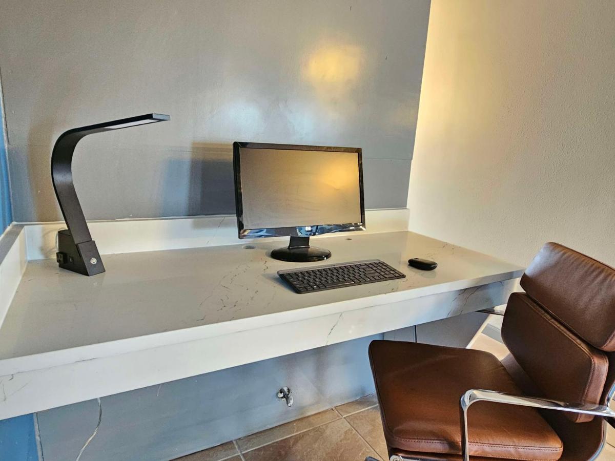 Surestay Studio By Best Western Victoria Exterior foto